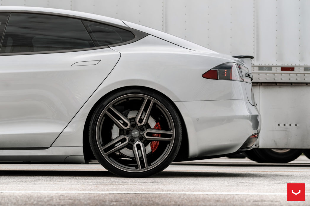 Tesla Model S Hybrid Forged Series Hf 1 Vossen Wheels