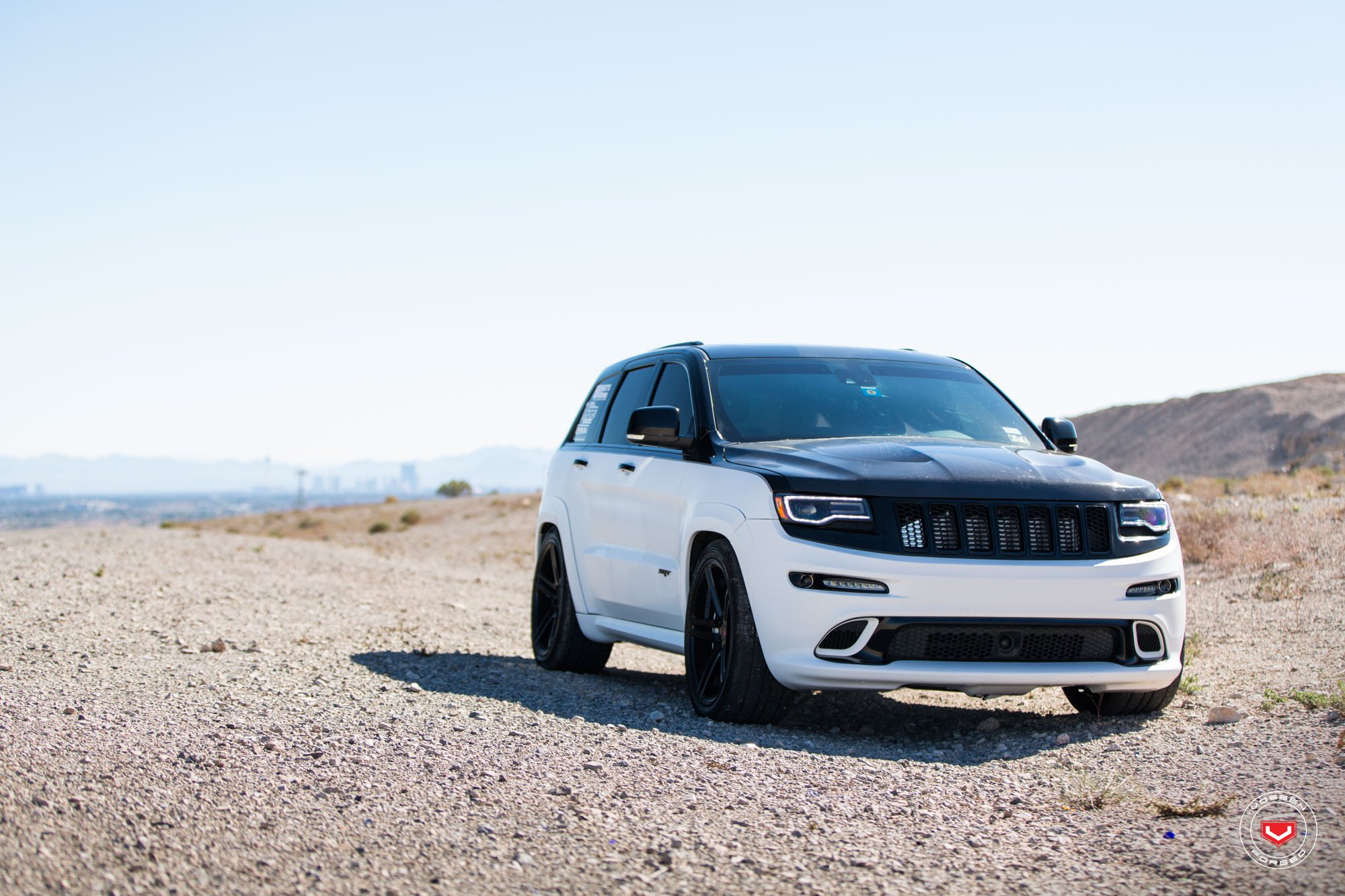 Storm Trooper Jeep SRT8, image size:2000x1333
