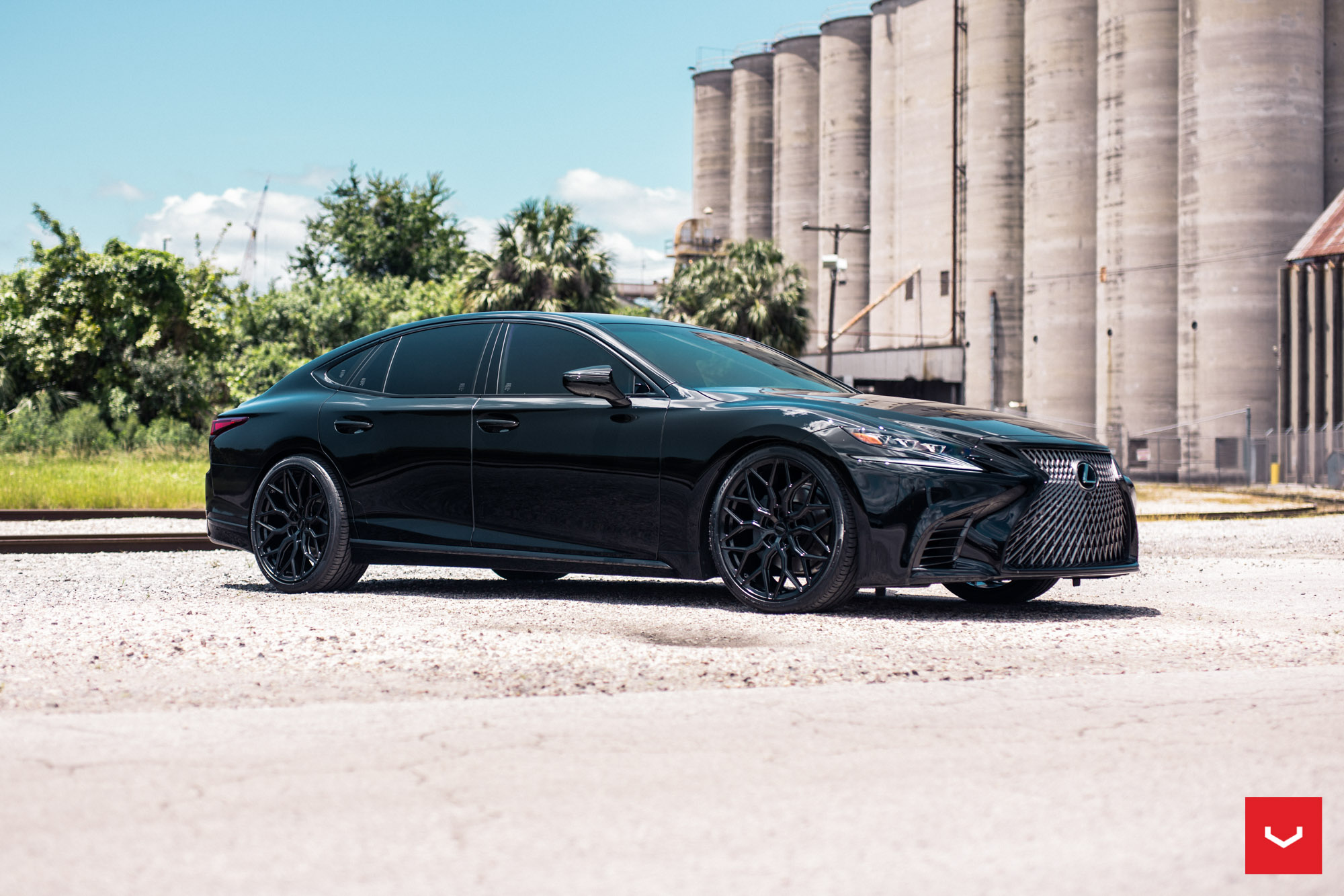 LEXUS LS500 - HYBRID FORGED SERIES: HF-2 - Vossen Wheels