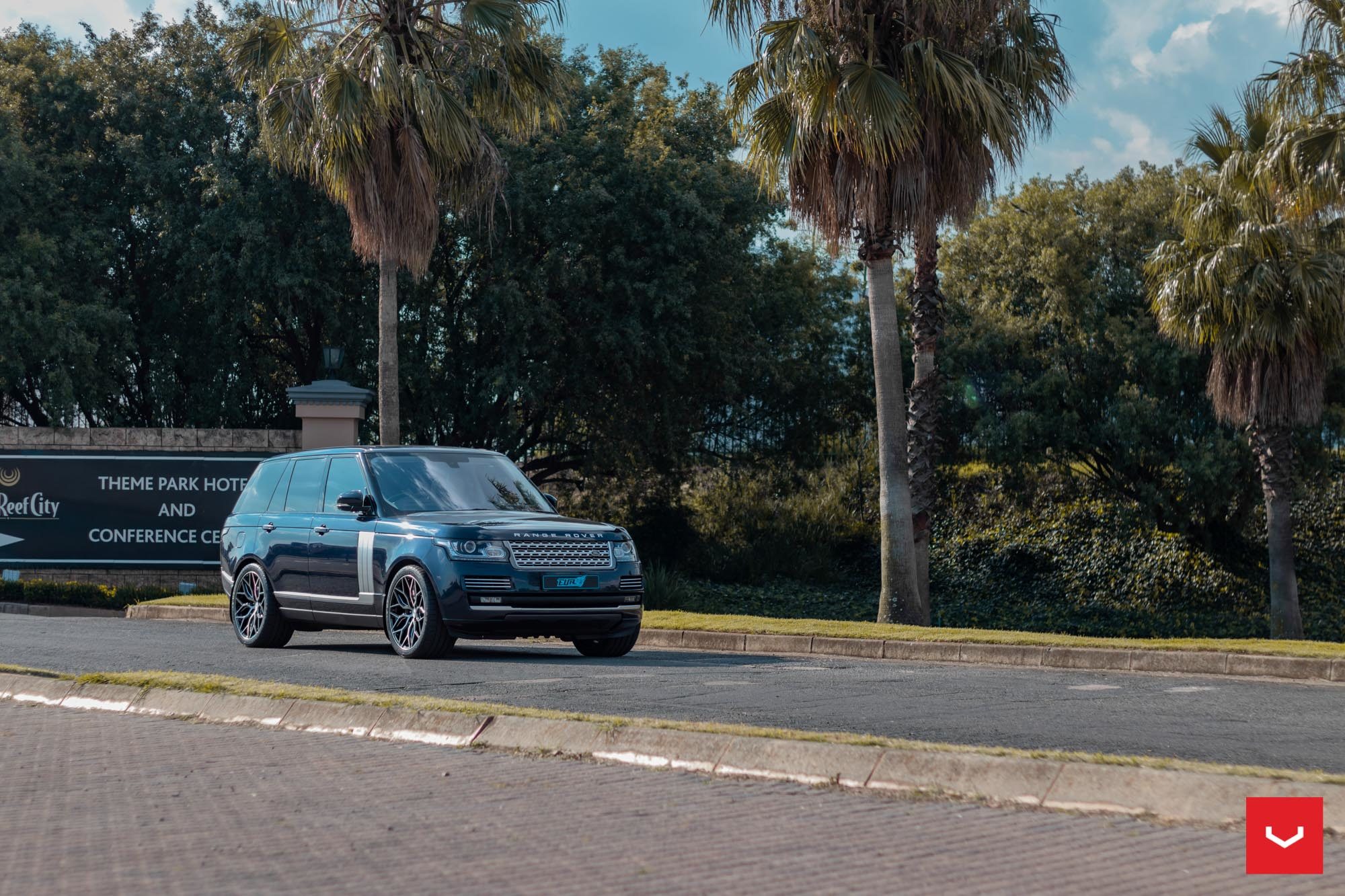 LAND ROVER RANGE ROVER - HYBRID FORGED SERIES: HF-2 - Vossen Wheels