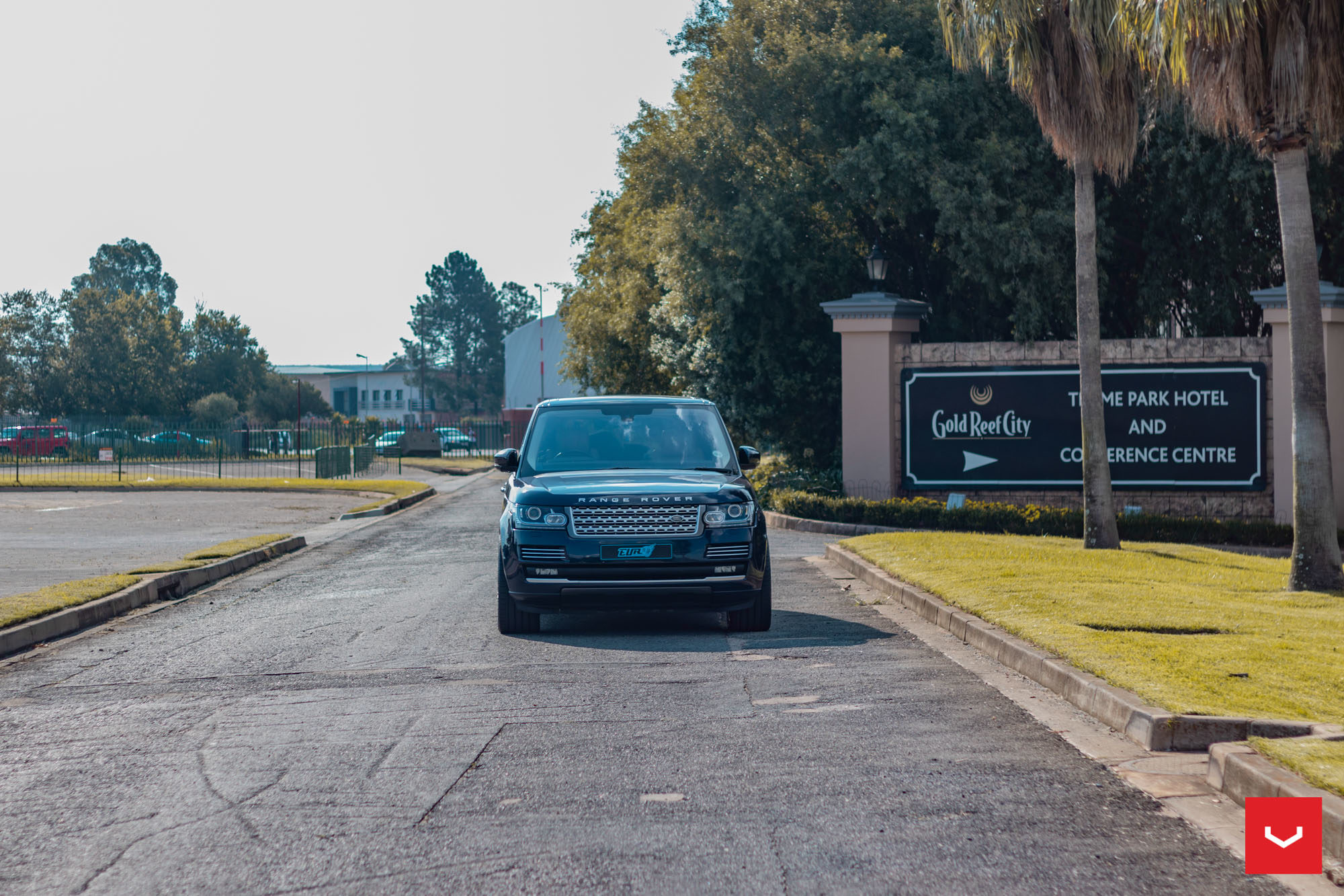 LAND ROVER RANGE ROVER - HYBRID FORGED SERIES: HF-2 - Vossen Wheels