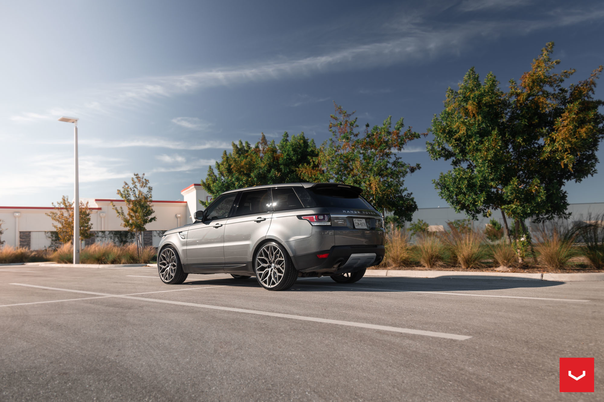 LAND ROVER RANGE ROVER - HYBRID FORGED SERIES: HF-2 - Vossen Wheels