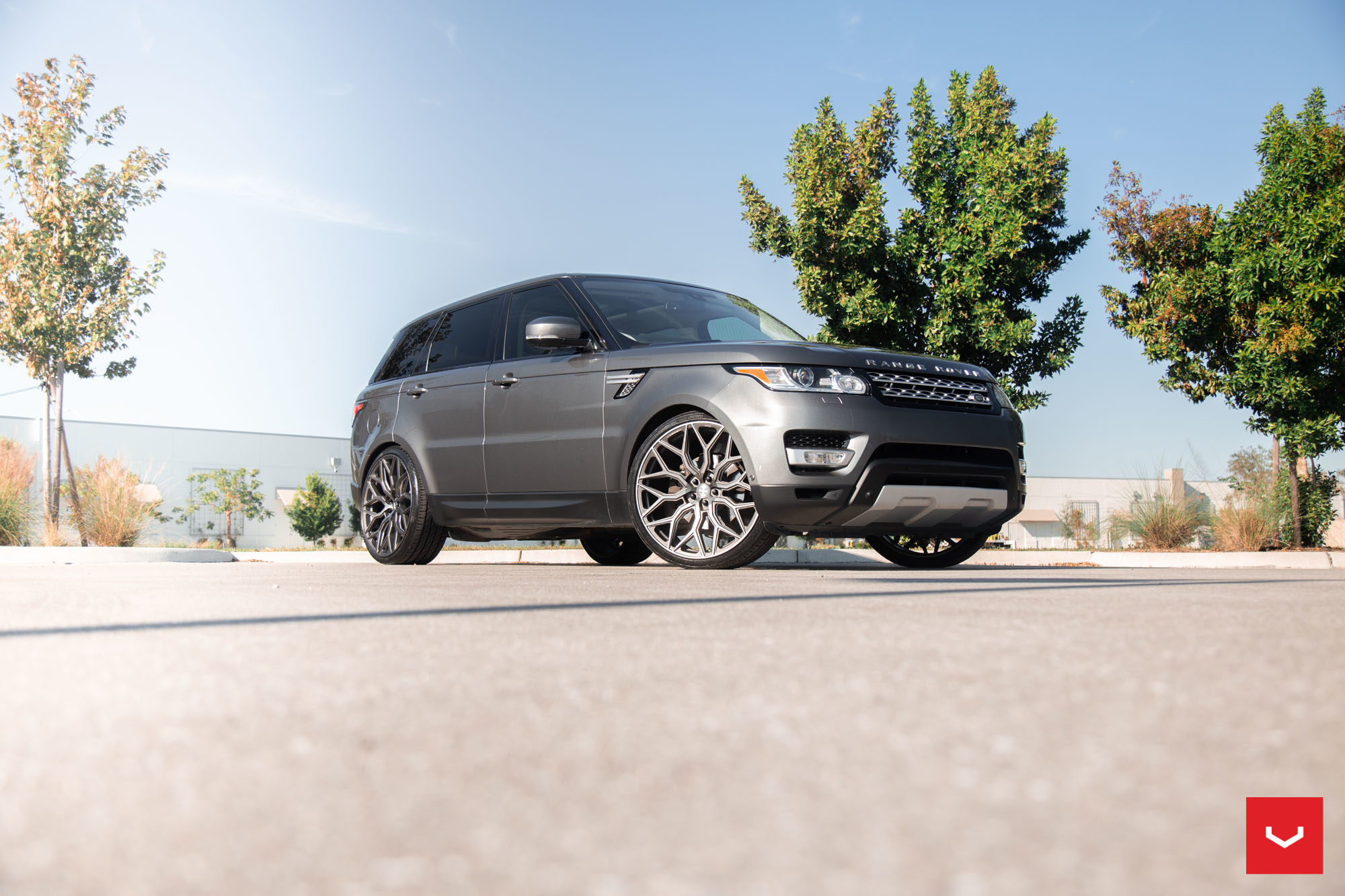 LAND ROVER RANGE ROVER - HYBRID FORGED SERIES: HF-2 - Vossen Wheels