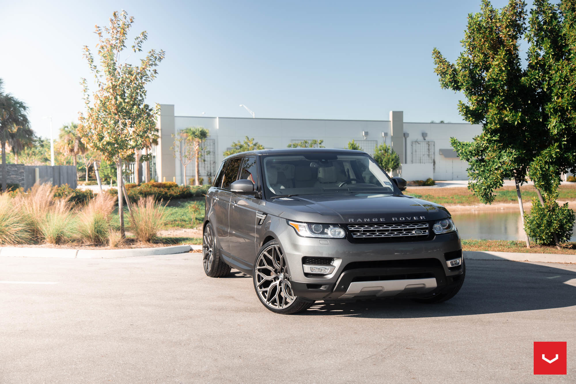 LAND ROVER RANGE ROVER - HYBRID FORGED SERIES: HF-2 - Vossen Wheels