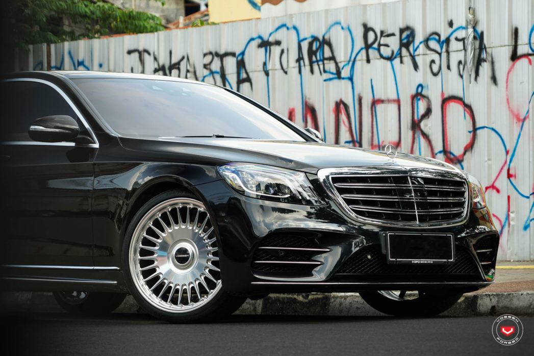 Мл р. W222 AMG 450. W222 AMG line. W222 Vossen. Колеса Mercedes Benz s class.