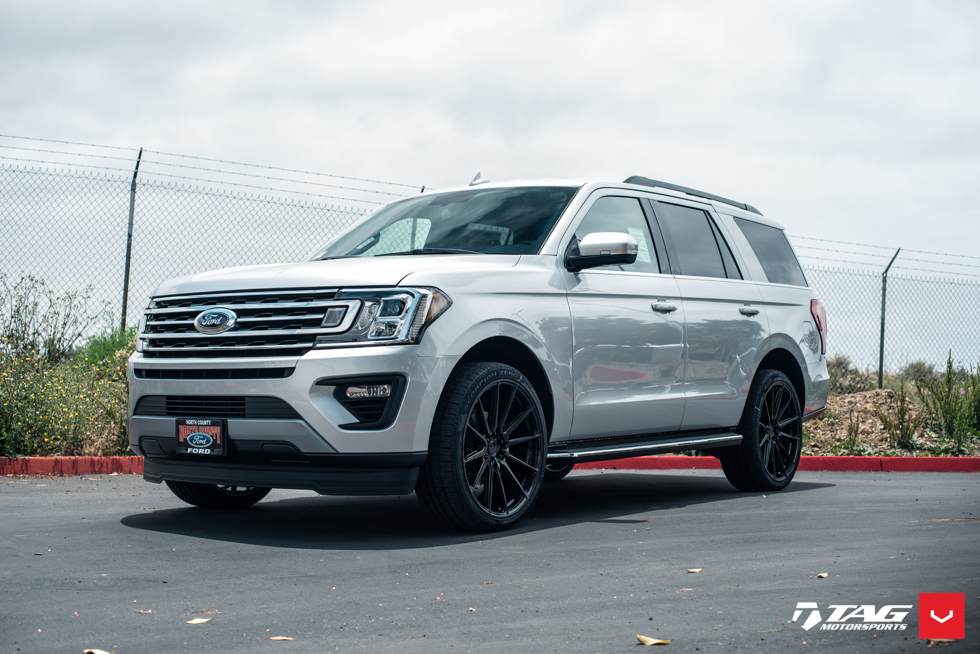 FORD EXPEDITION - HYBRID FORGED SERIES: HF6-1 - Vossen Wheels