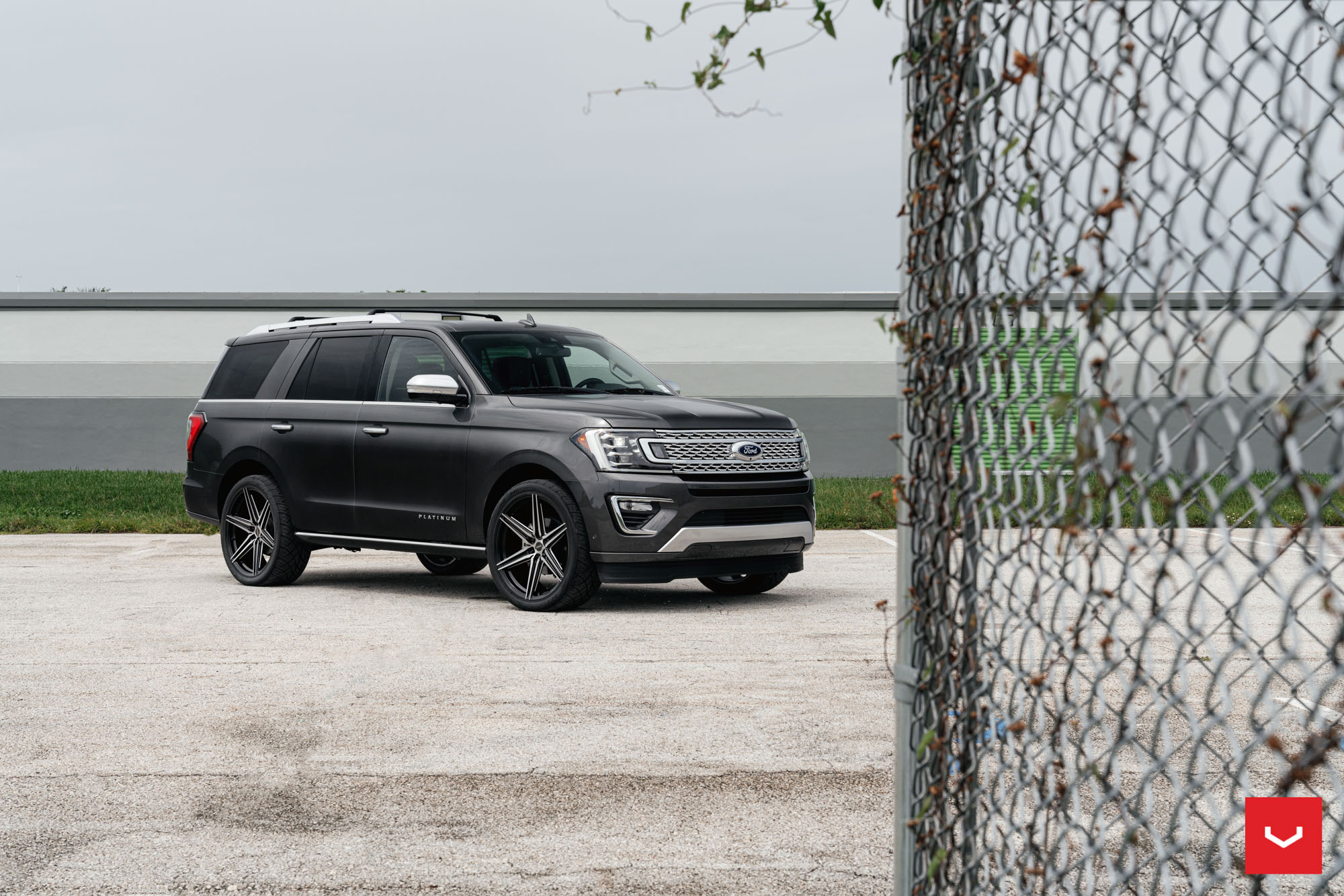 FORD EXPEDITION - HYBRID FORGED SERIES: HF6-2 - Vossen Wheels