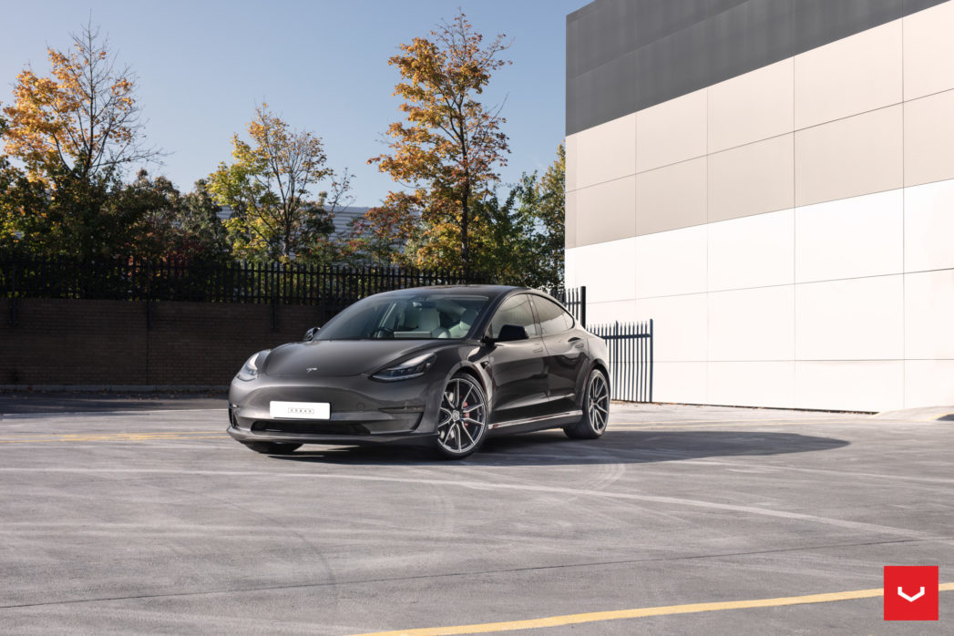 Tesla-Model-3-Hybrid-Forged-Series-HF-3-%C2%A9-Vossen-Wheels-2019-1-1047x698.jpg