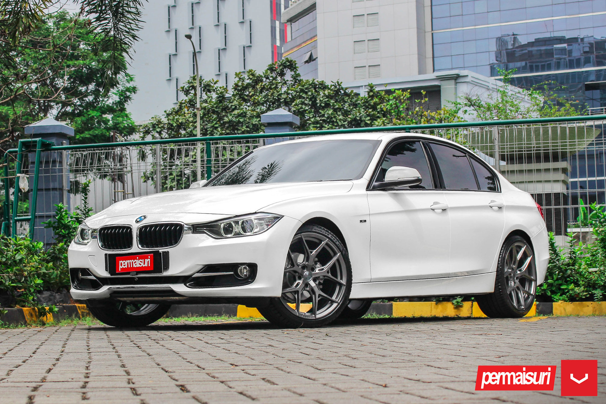 BMW 3 SERIES - HYBRID FORGED SERIES: HF-5 - Vossen Wheels