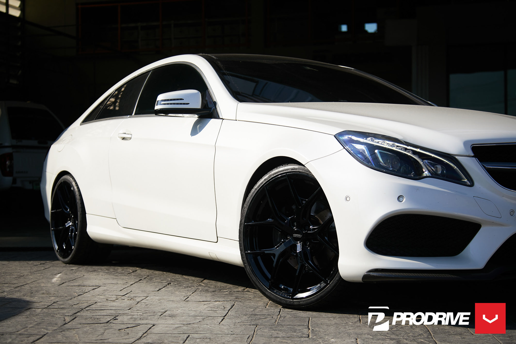 MERCEDES-BENZ E200 - HYBRID FORGED SERIES: HF-5 - Vossen Wheels