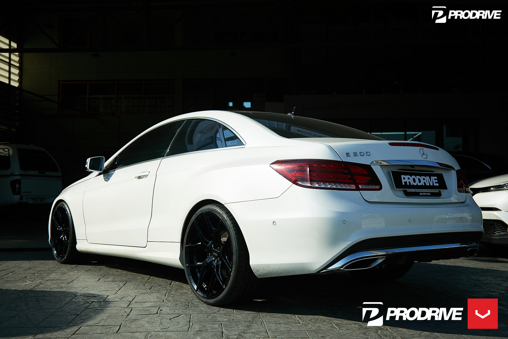 MERCEDES-BENZ E200 - HYBRID FORGED SERIES: HF-5 - Vossen Wheels