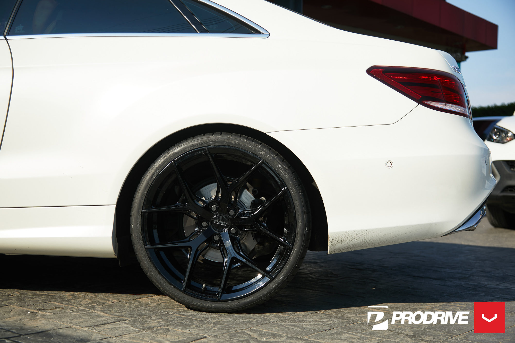 MERCEDES-BENZ E200 - HYBRID FORGED SERIES: HF-5 - Vossen Wheels