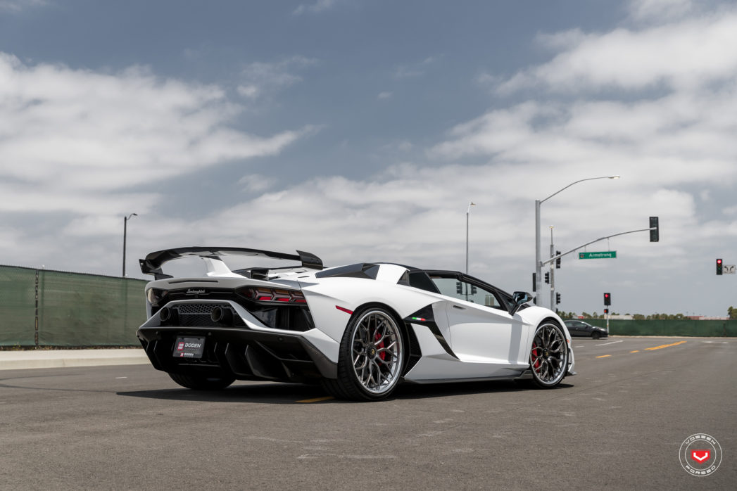 LAMBORGHINI AVENTADOR SVJ ROADSTER - SERIES 17: S17-01 (3-PIECE ...