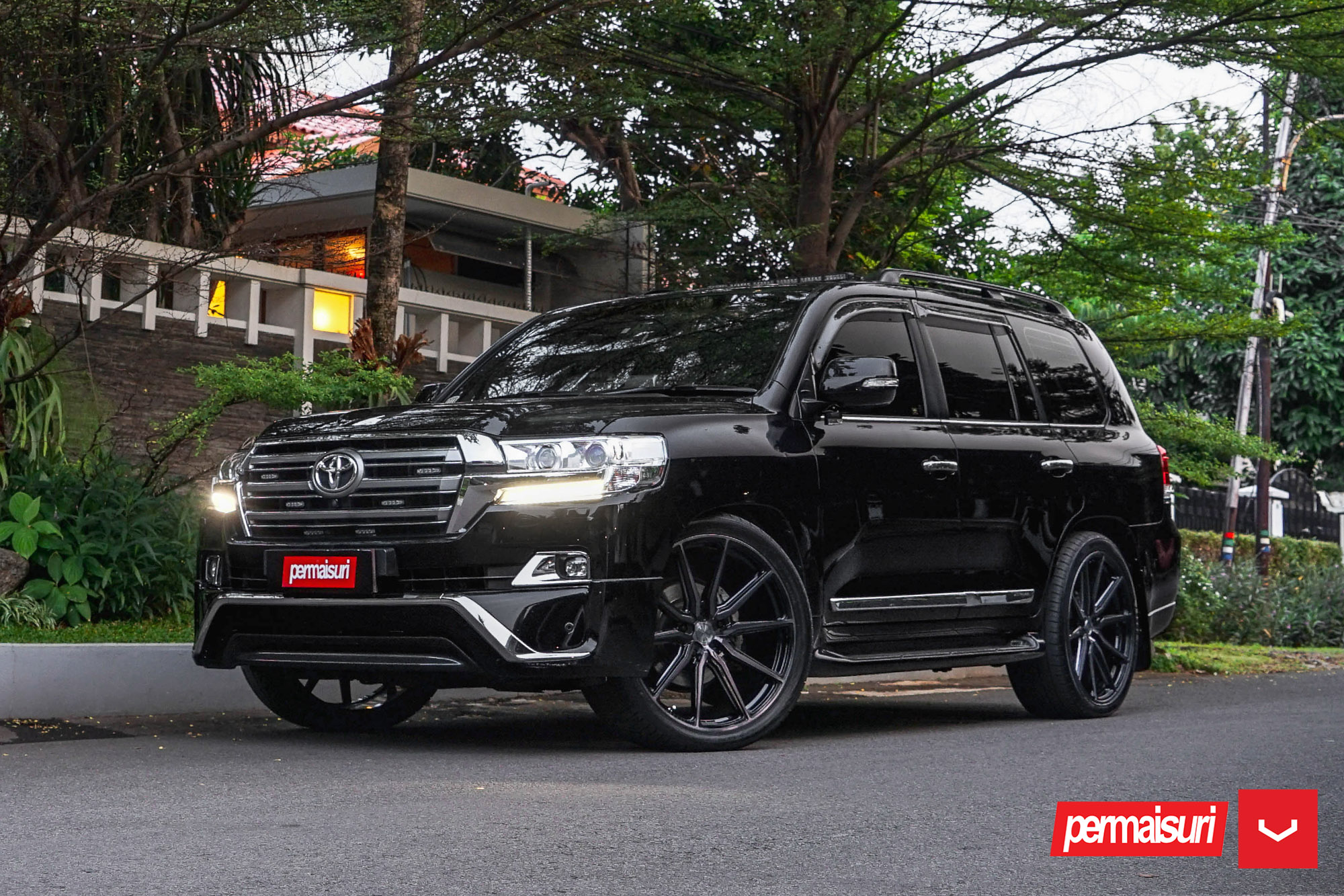 Диски ленд крузер. Toyota Land Cruiser 200 Tuning Wheels. Land Cruiser 200 черные диски. Toyota Land Cruiser 200 на дисках Vossen. Land Cruiser VXR.