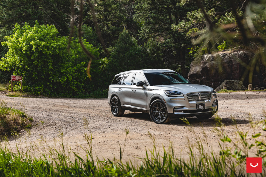 LINCOLN AVIATOR - HYBRID FORGED SERIES: HF-5 - Vossen Wheels