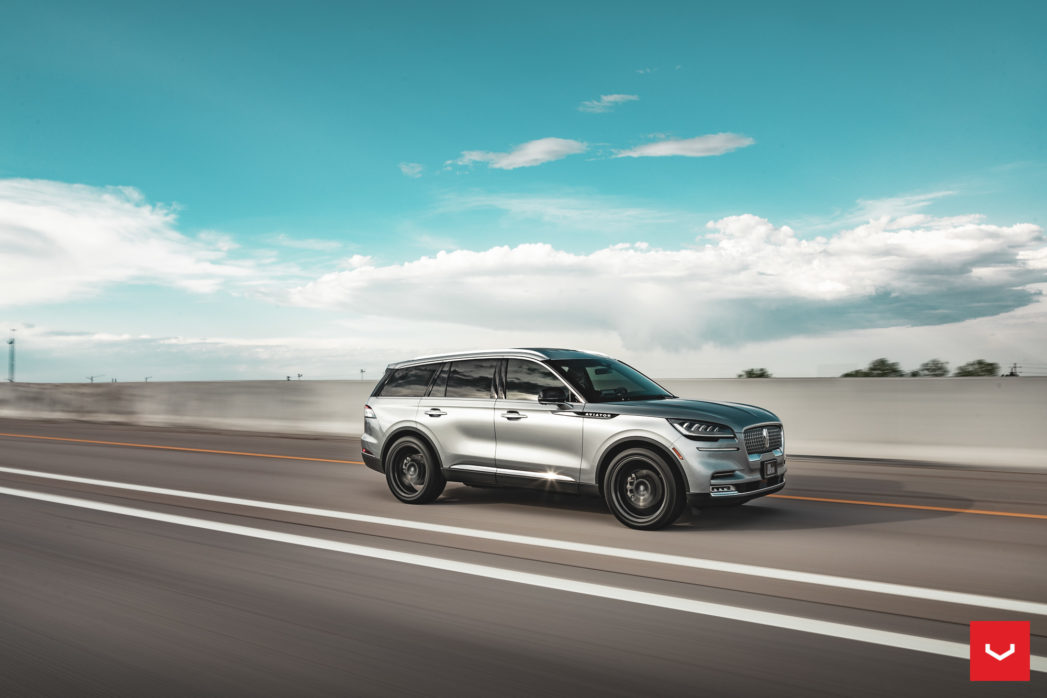 LINCOLN AVIATOR - HYBRID FORGED SERIES: HF-5 - Vossen Wheels