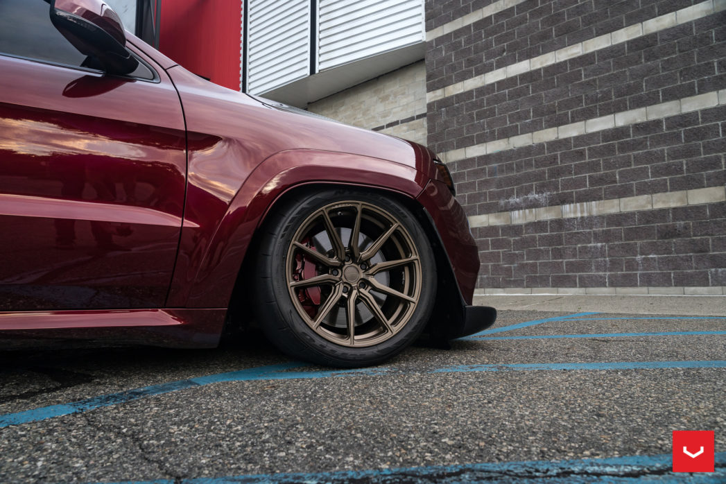 JEEP TRACKHAWK - HYBRID FORGED SERIES: HF-3 - Vossen Wheels