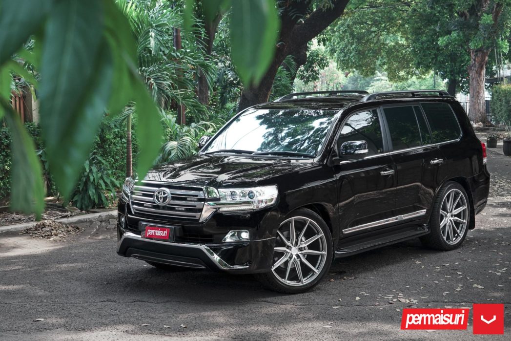 TOYOTA LANDCRUISER - HYBRID FORGED SERIES: HF-3 - Vossen Wheels