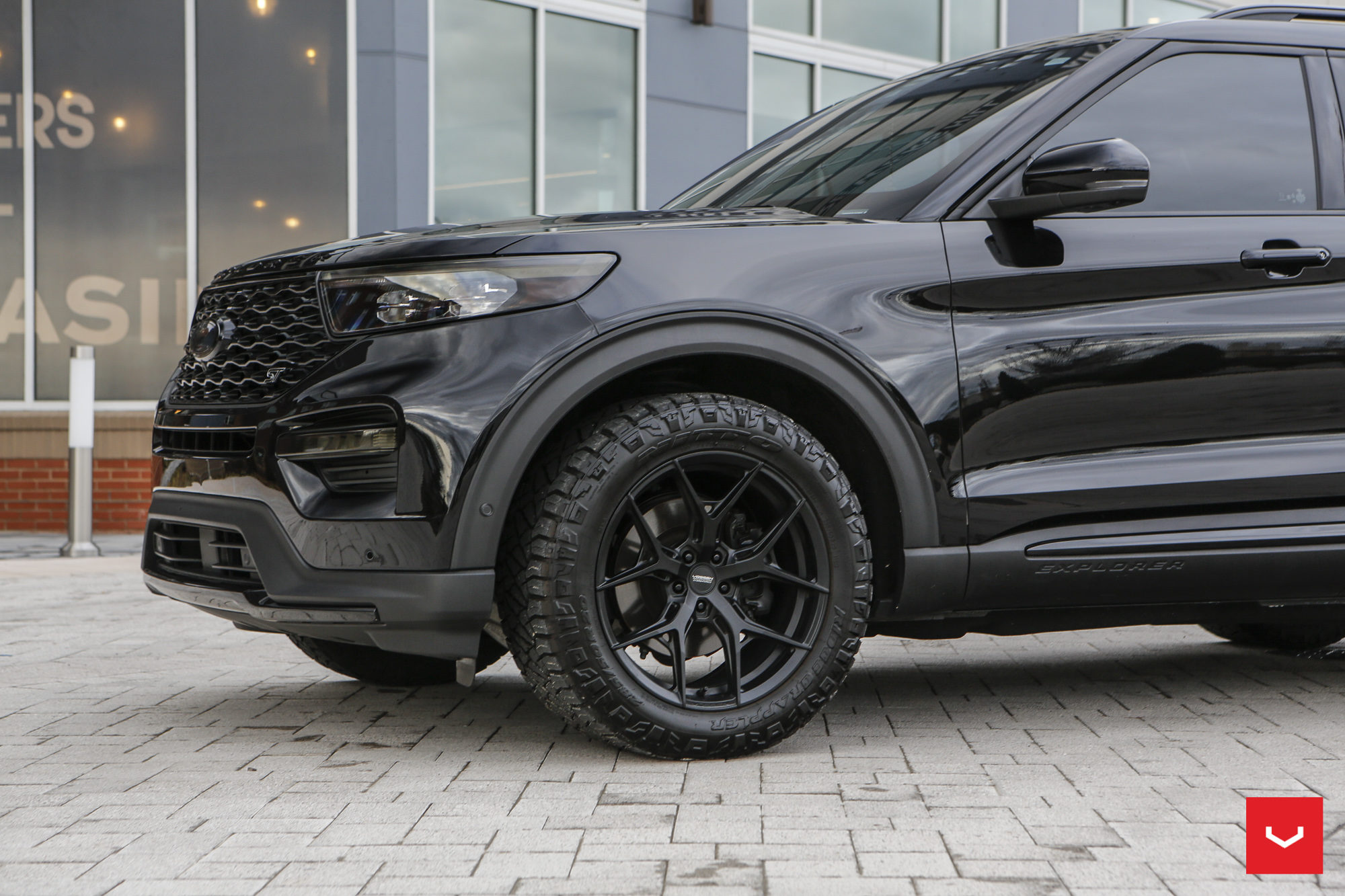 FORD EXPLORER ST - HYBRID FORGED SERIES: HF-5 - Vossen Wheels