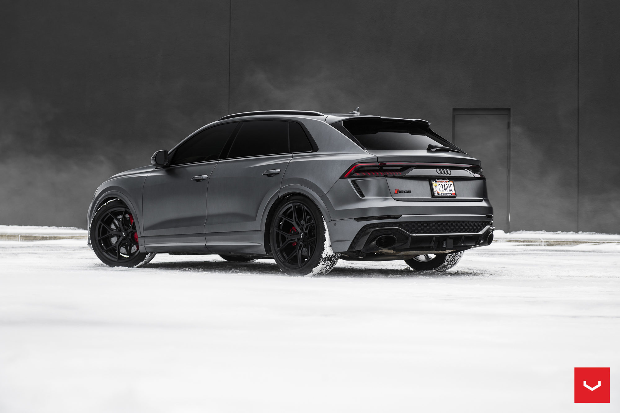 AUDI RSQ8 - HYBRID FORGED SERIES: HF-5 - Vossen Wheels