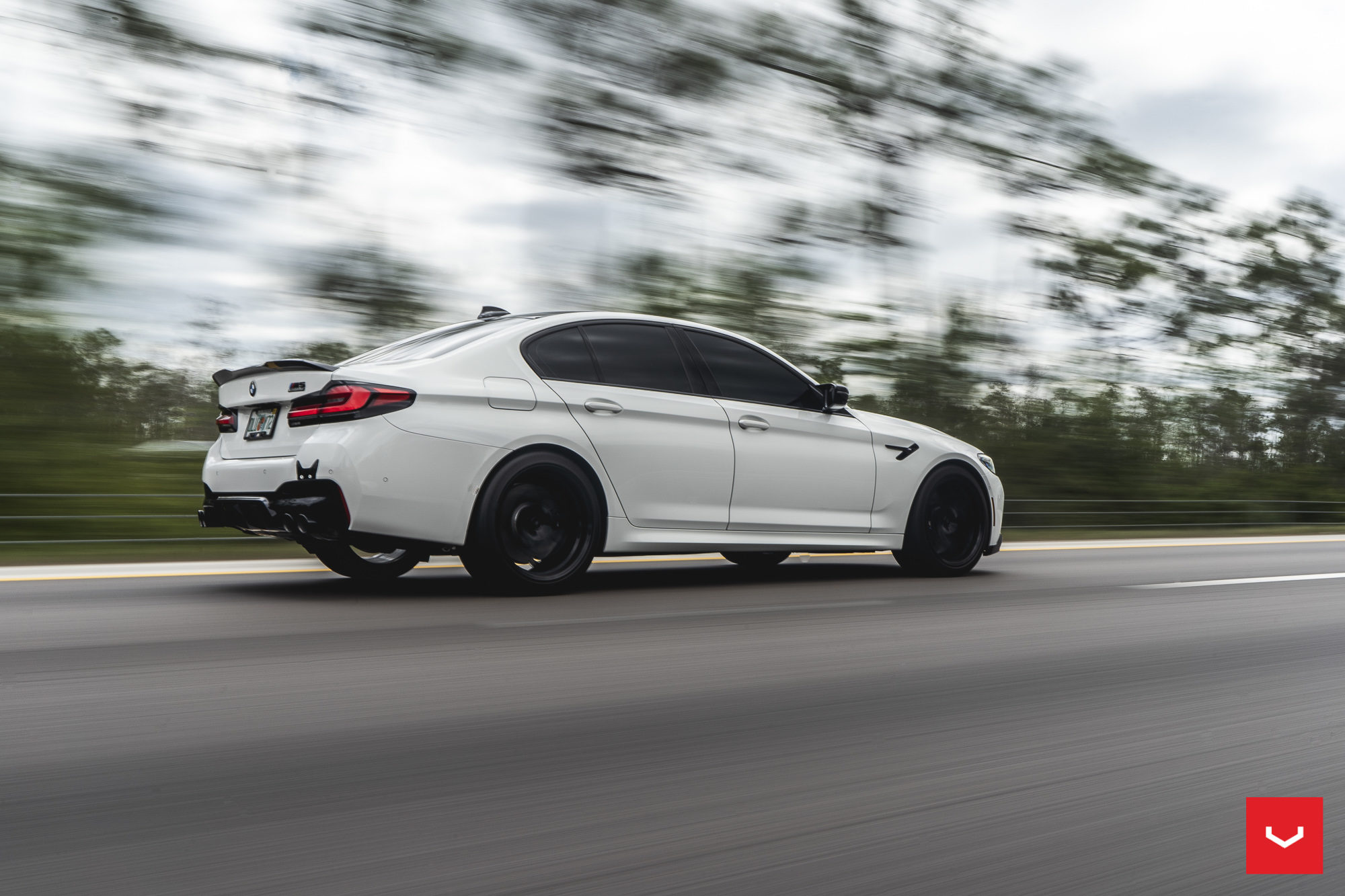 BMW F90 M5 COMP - HYBRID FORGED SERIES: HF-5 - Vossen Wheels