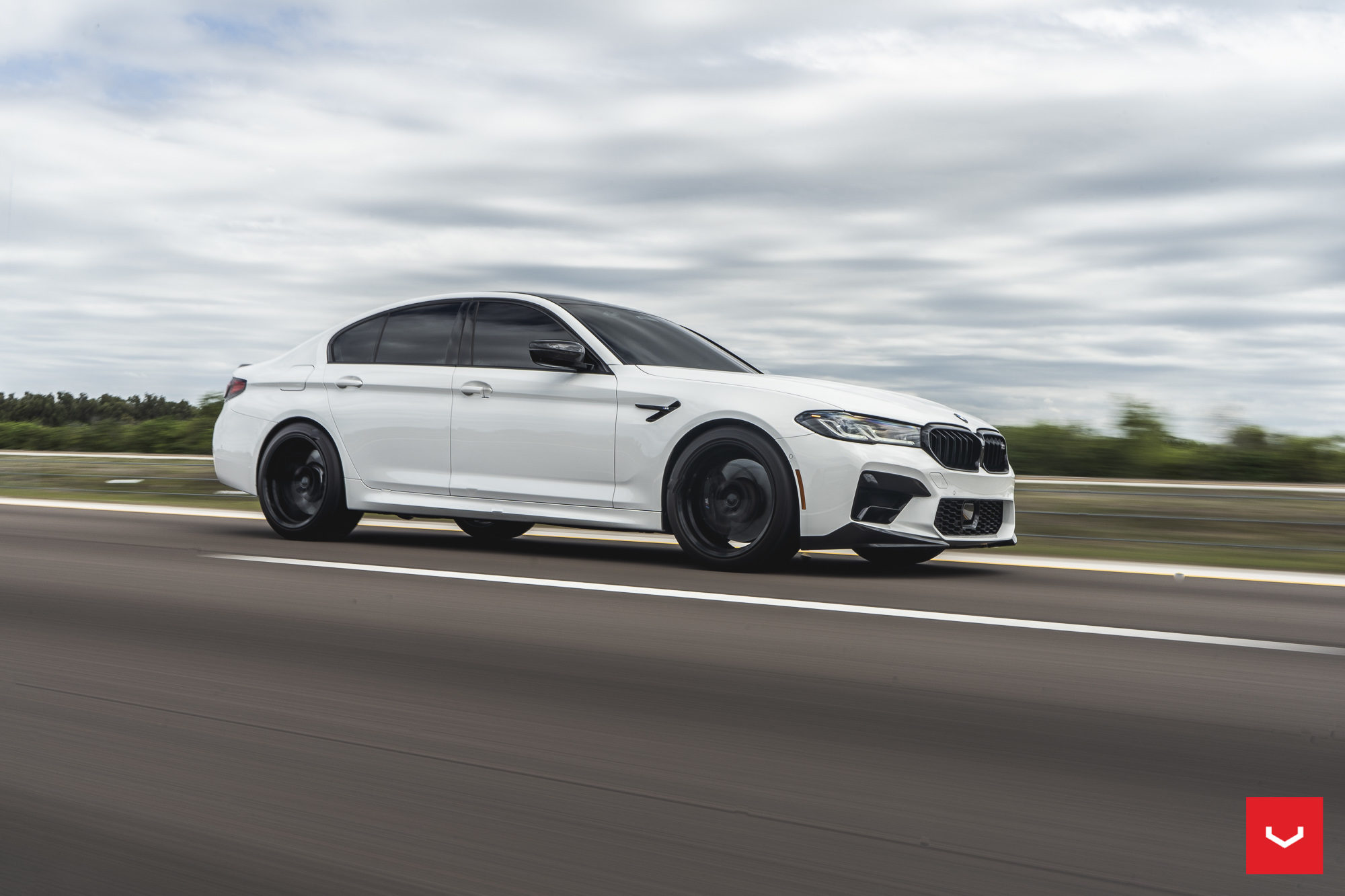 BMW F90 M5 COMP - HYBRID FORGED SERIES: HF-5 - Vossen Wheels