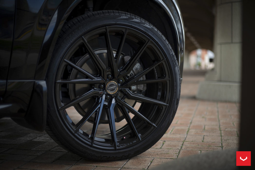 VOLVO XC90 D5 - HYBRID FORGED SERIES: HF-4T - Vossen Wheels