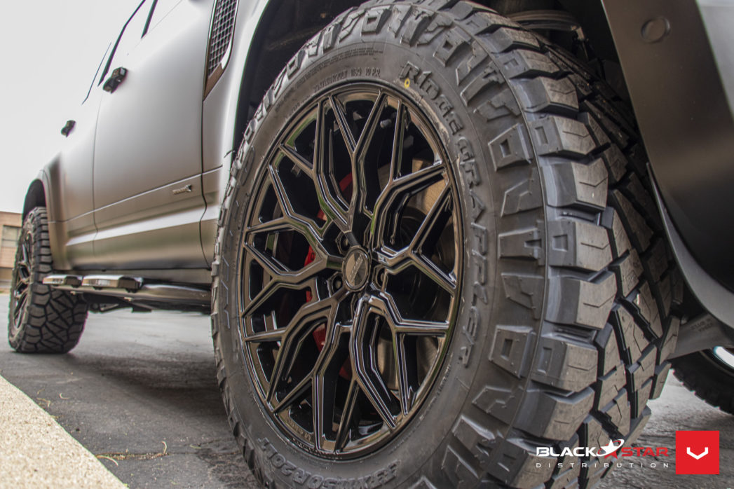 LAND ROVER DEFENDER HYBRID SERIES HF2 Vossen Wheels