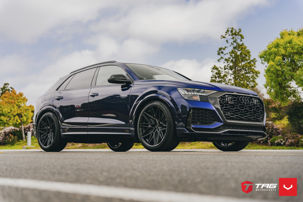 AUDI RSQ8 - HYBRID FORGED SERIES: HF-7 - Vossen Wheels