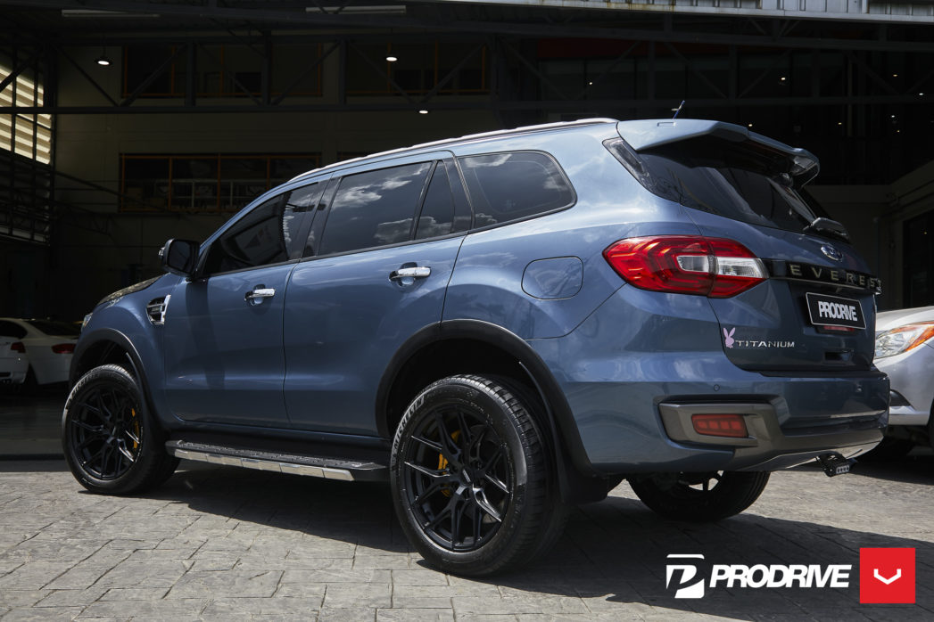 FORD EVEREST - HYBRID FORGED SERIES: HF6-4 - Vossen Wheels