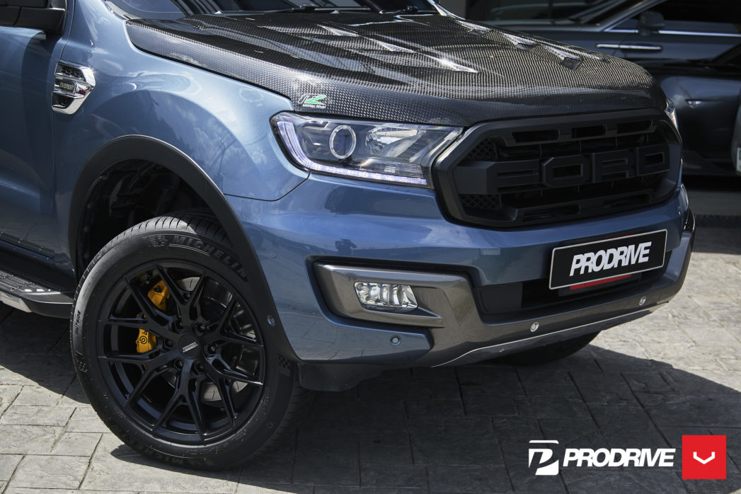 FORD EVEREST - HYBRID FORGED SERIES: HF6-4 - Vossen Wheels