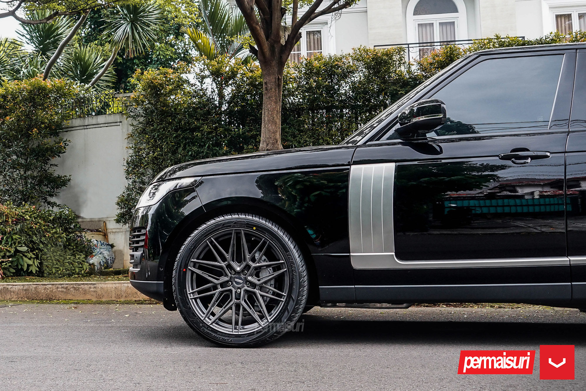 LAND ROVER RANGE ROVER - HYBRID FORGED SERIES: HF-7 - Vossen Wheels