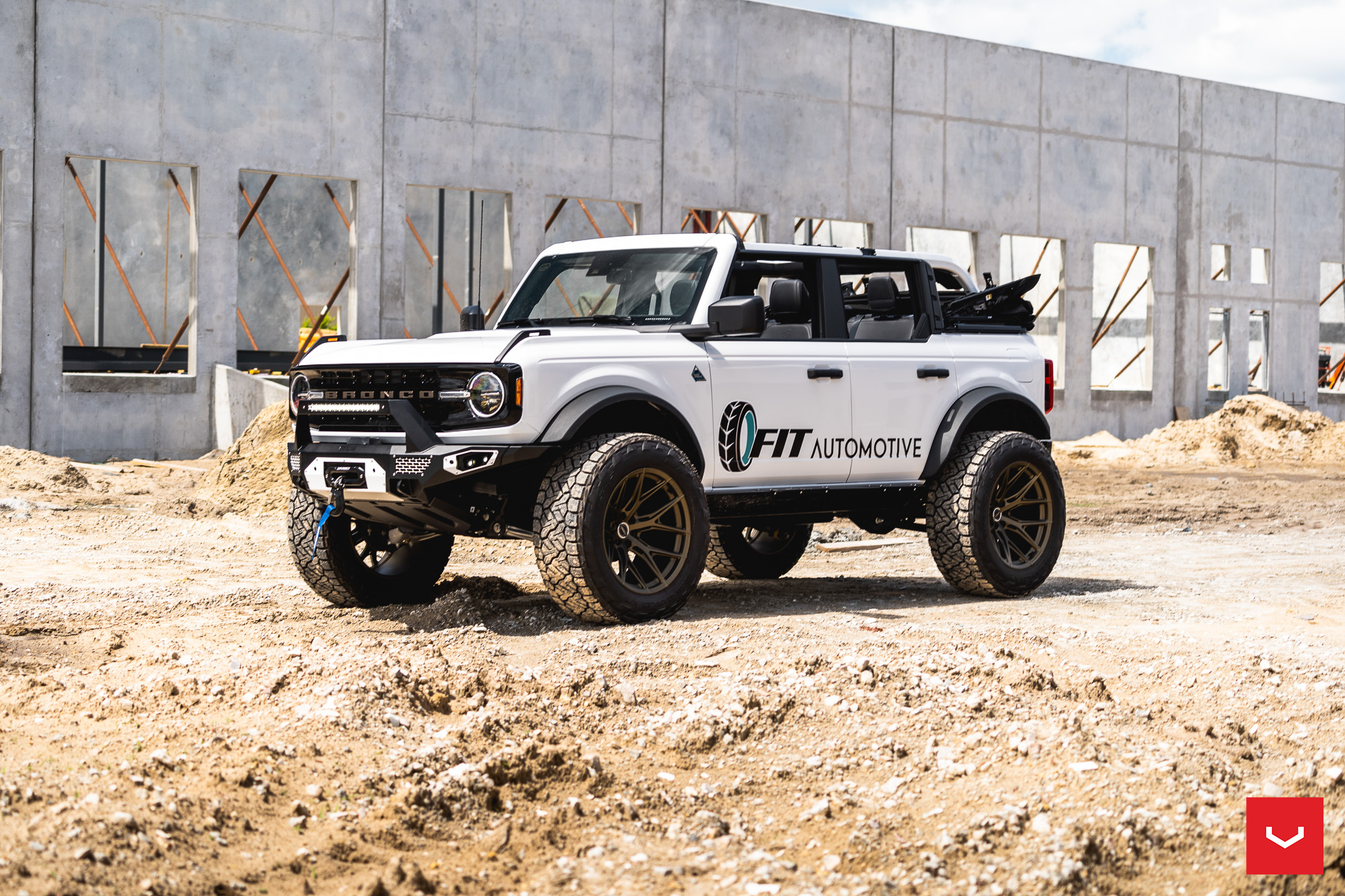 FORD BRONCO - HYBRID FORGED SERIES: HF6-4 (ULTRA DEEP) - Vossen Wheels