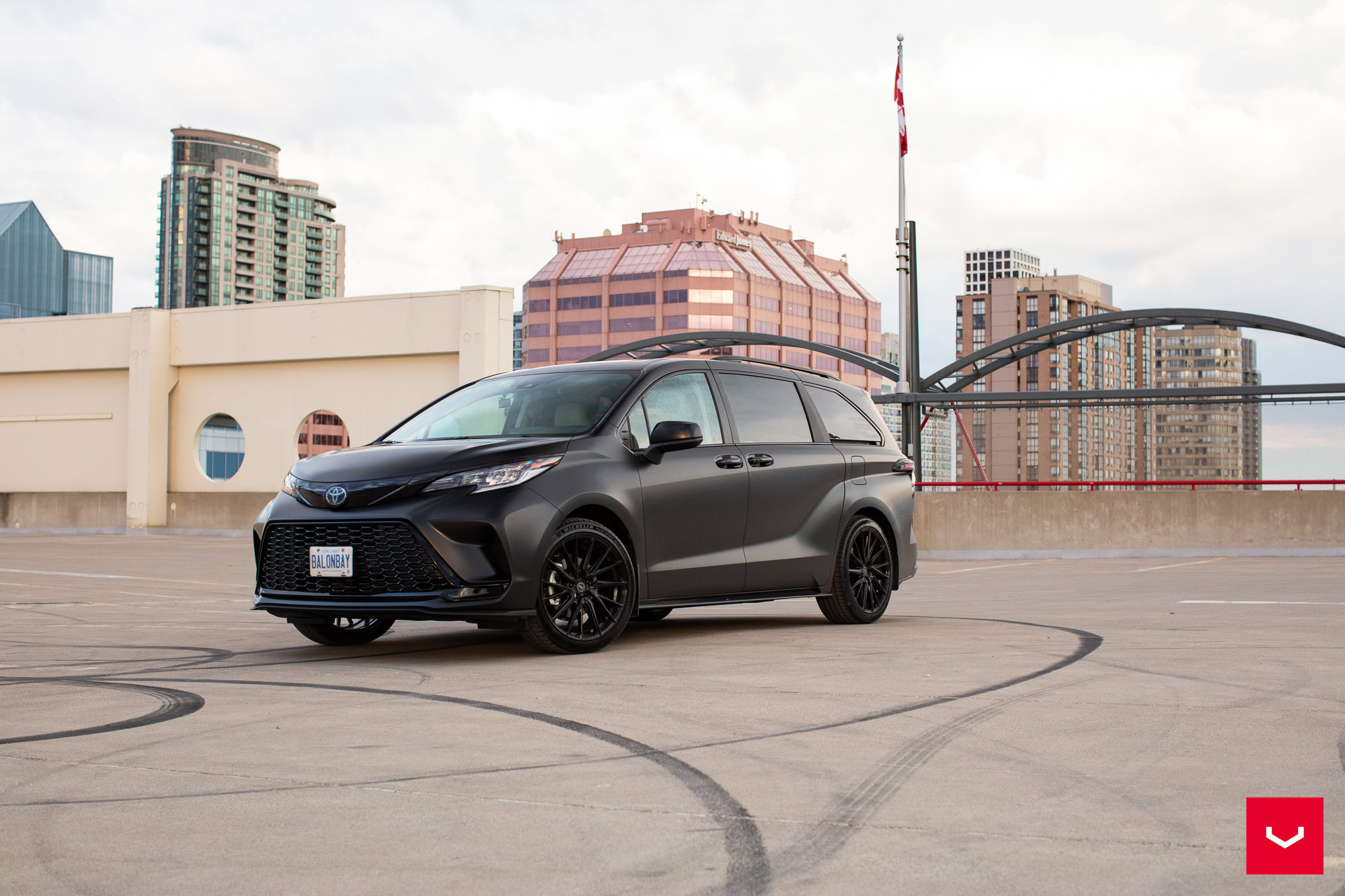 TOYOTA SIENNA XSE - HYBRID FORGED SERIES: HF-4T - Vossen Wheels