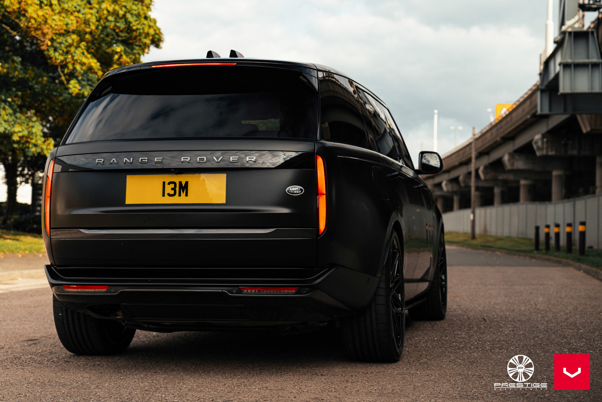 NEW RANGE ROVER - HYBRID FORGED SERIES: HF-7 - Vossen Wheels