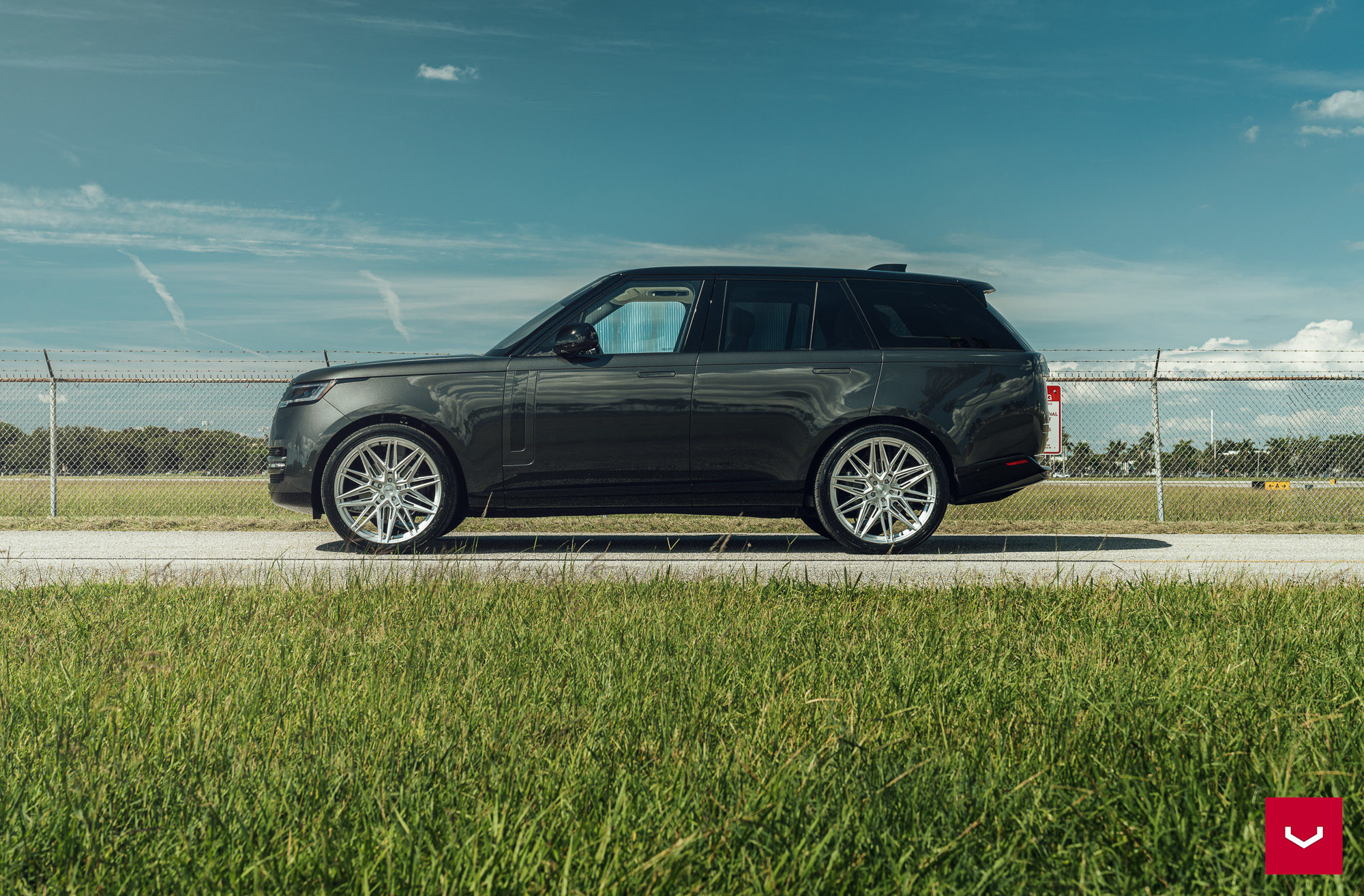 LAND ROVER RANGE ROVER - HYBRID FORGED SERIES: HF-7 - Vossen Wheels