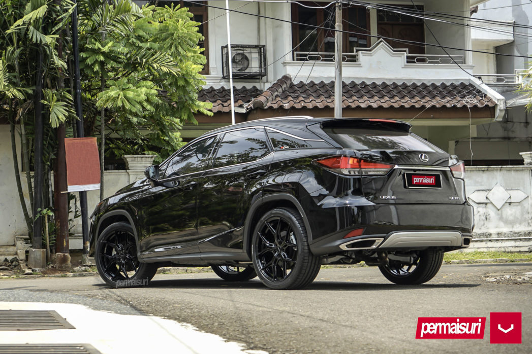 LEXUS RX300 - HYBRID FORGED SERIES: HF-5 - Vossen Wheels