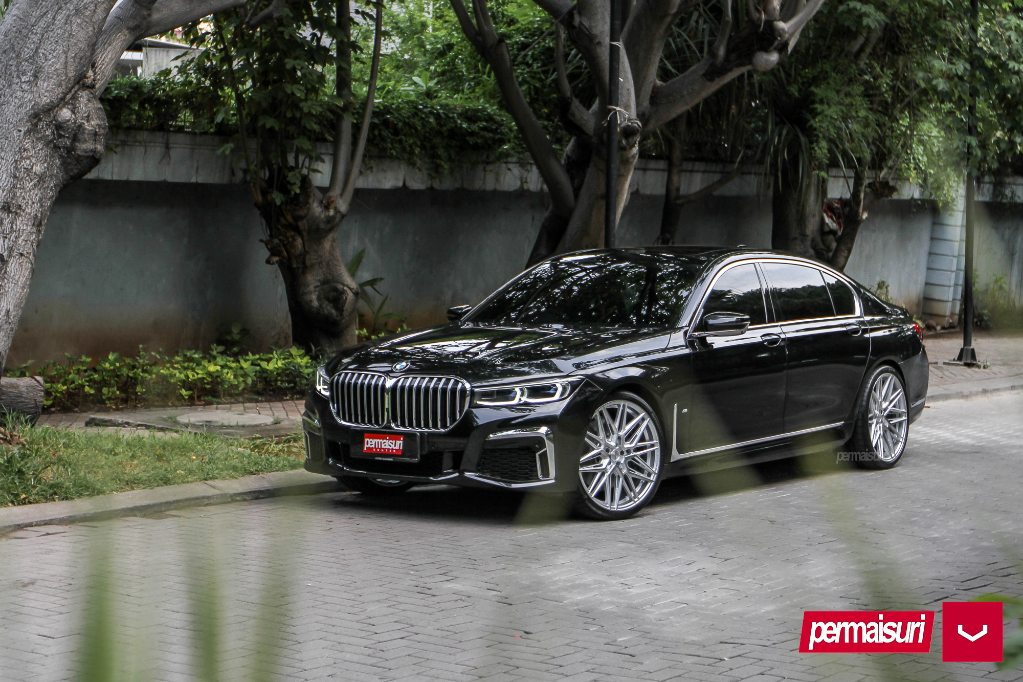 bmw-g12-7-series-hybrid-forged-series-hf-7-vossen-wheels