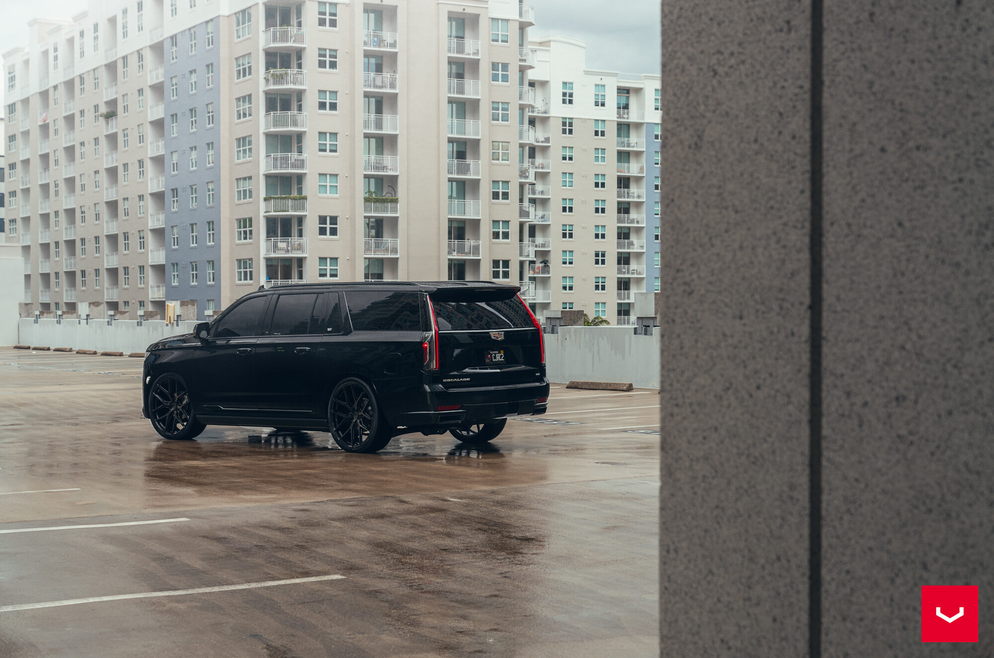 CADILLAC ESCALADE - HYBRID FORGED SERIES: HF6-4 - Vossen Wheels