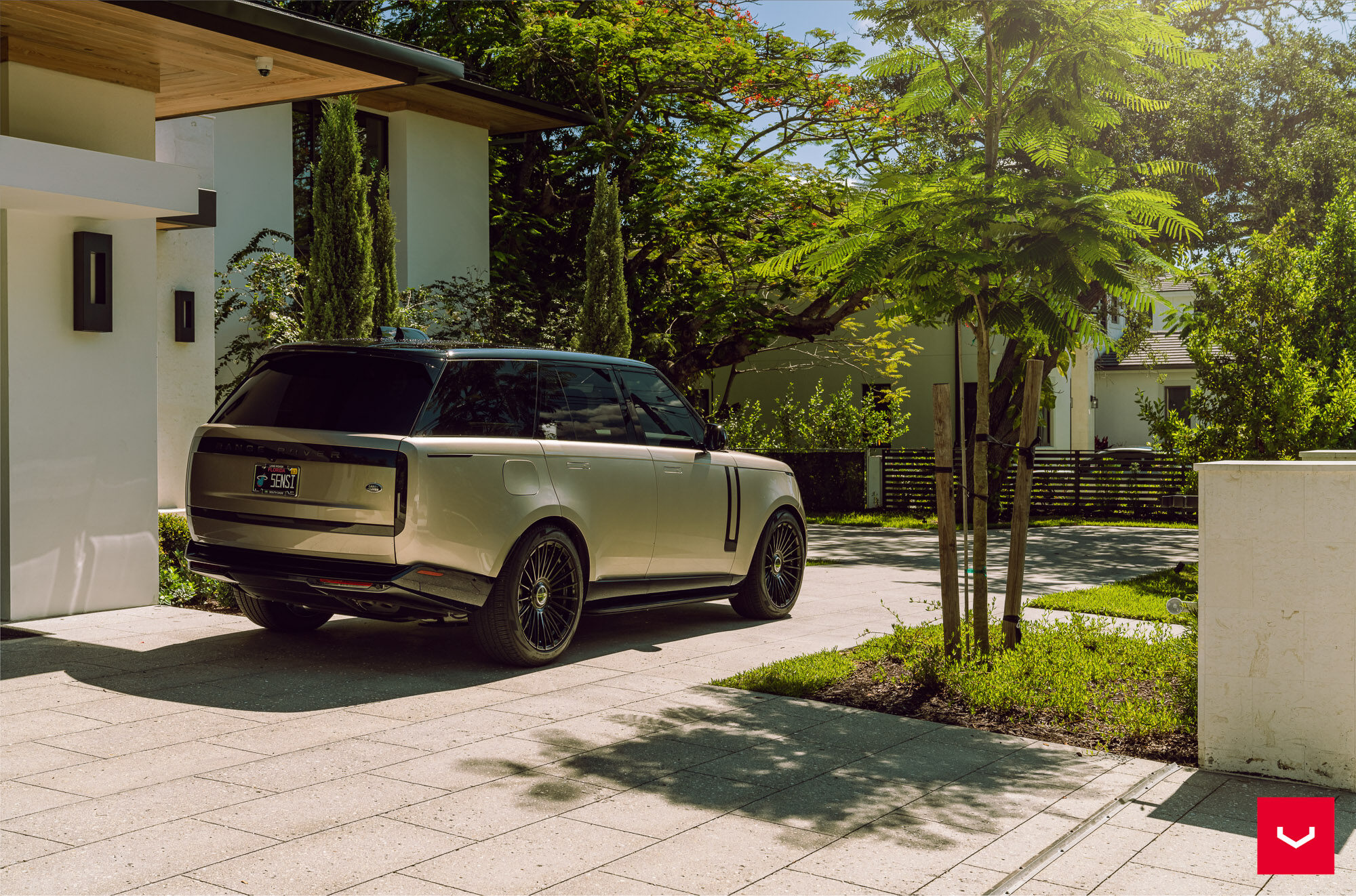 LAND ROVER RANGE ROVER - HYBRID FORGED SERIES: HF-8 - Vossen Wheels