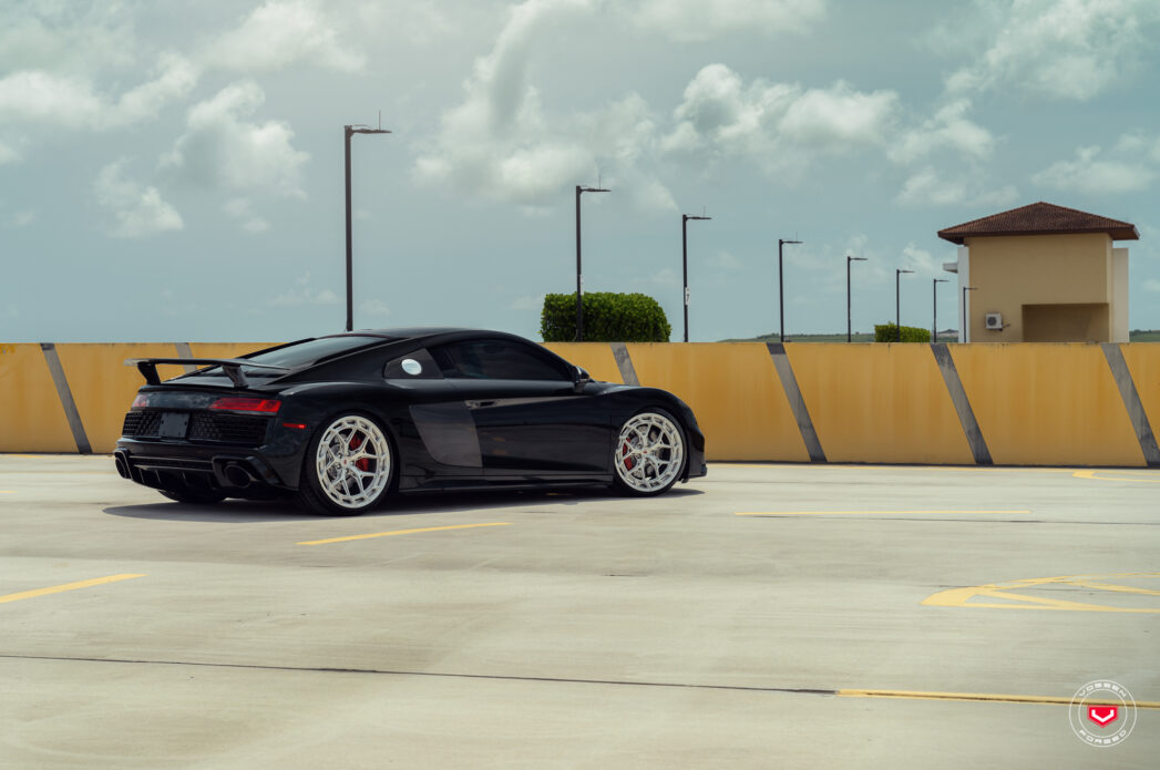 AUDI R8 - LC3 SERIES: LC3-01T - Vossen Wheels