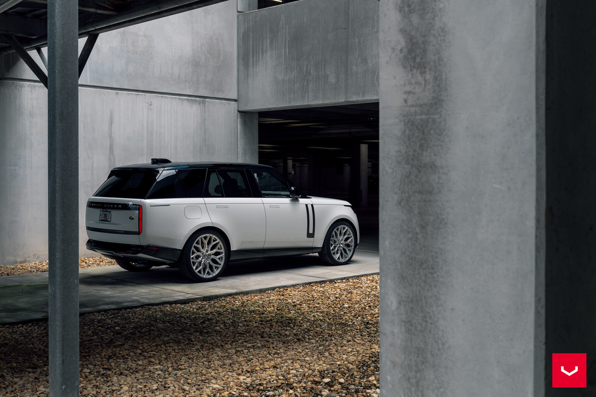 LAND ROVER RANGE ROVER - HYBRID FORGED SERIES: HF-2 - Vossen Wheels