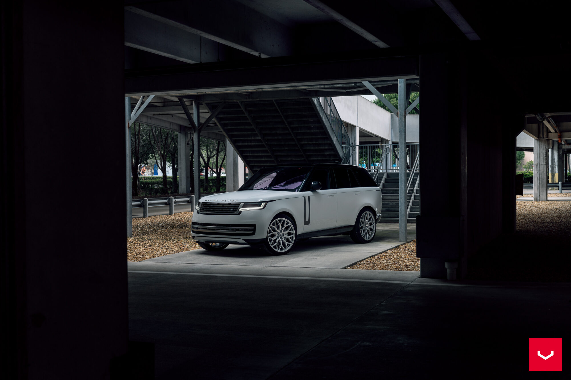 LAND ROVER RANGE ROVER - HYBRID FORGED SERIES: HF-2 - Vossen Wheels