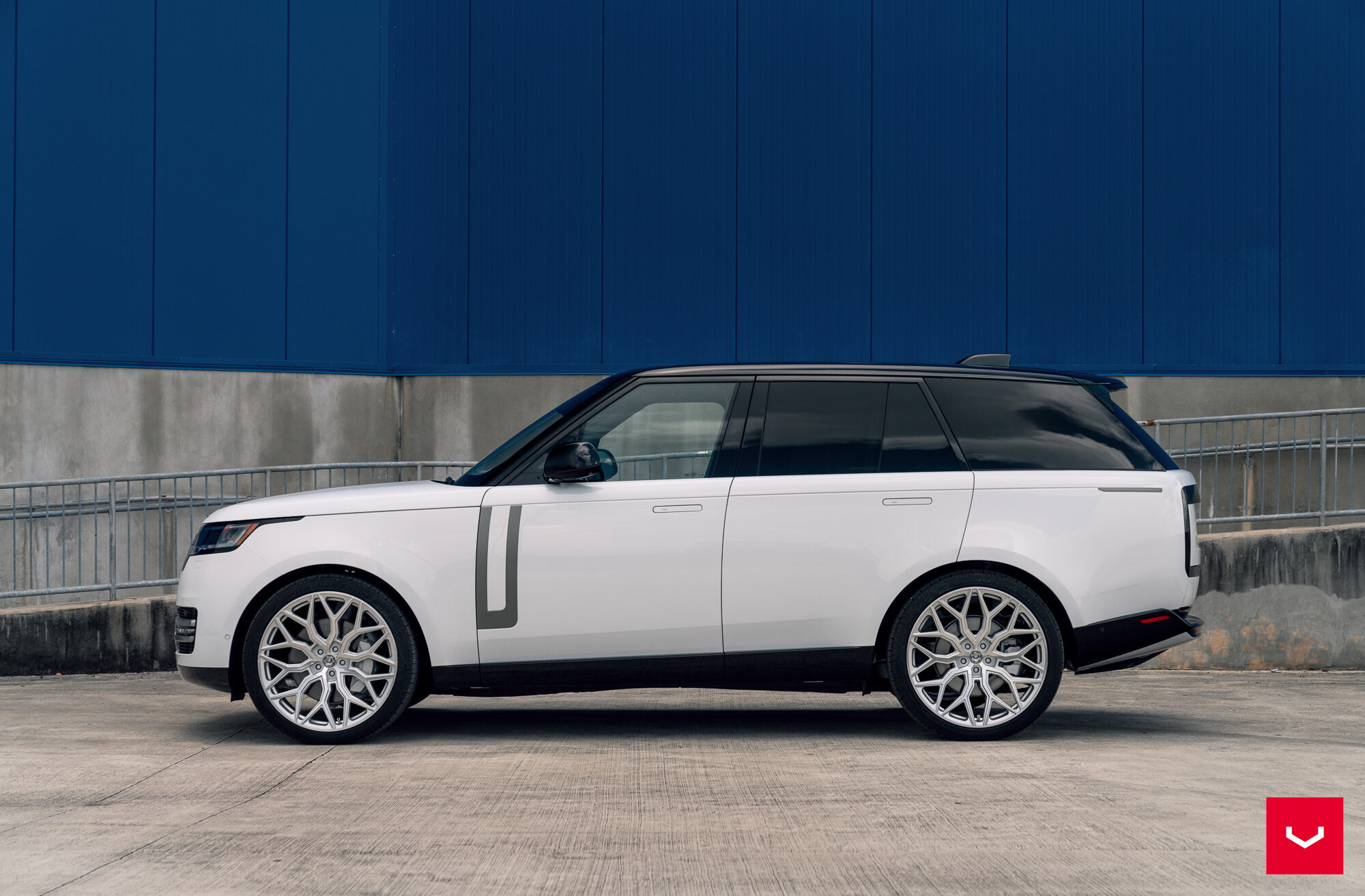 LAND ROVER RANGE ROVER - HYBRID FORGED SERIES: HF-2 - Vossen Wheels