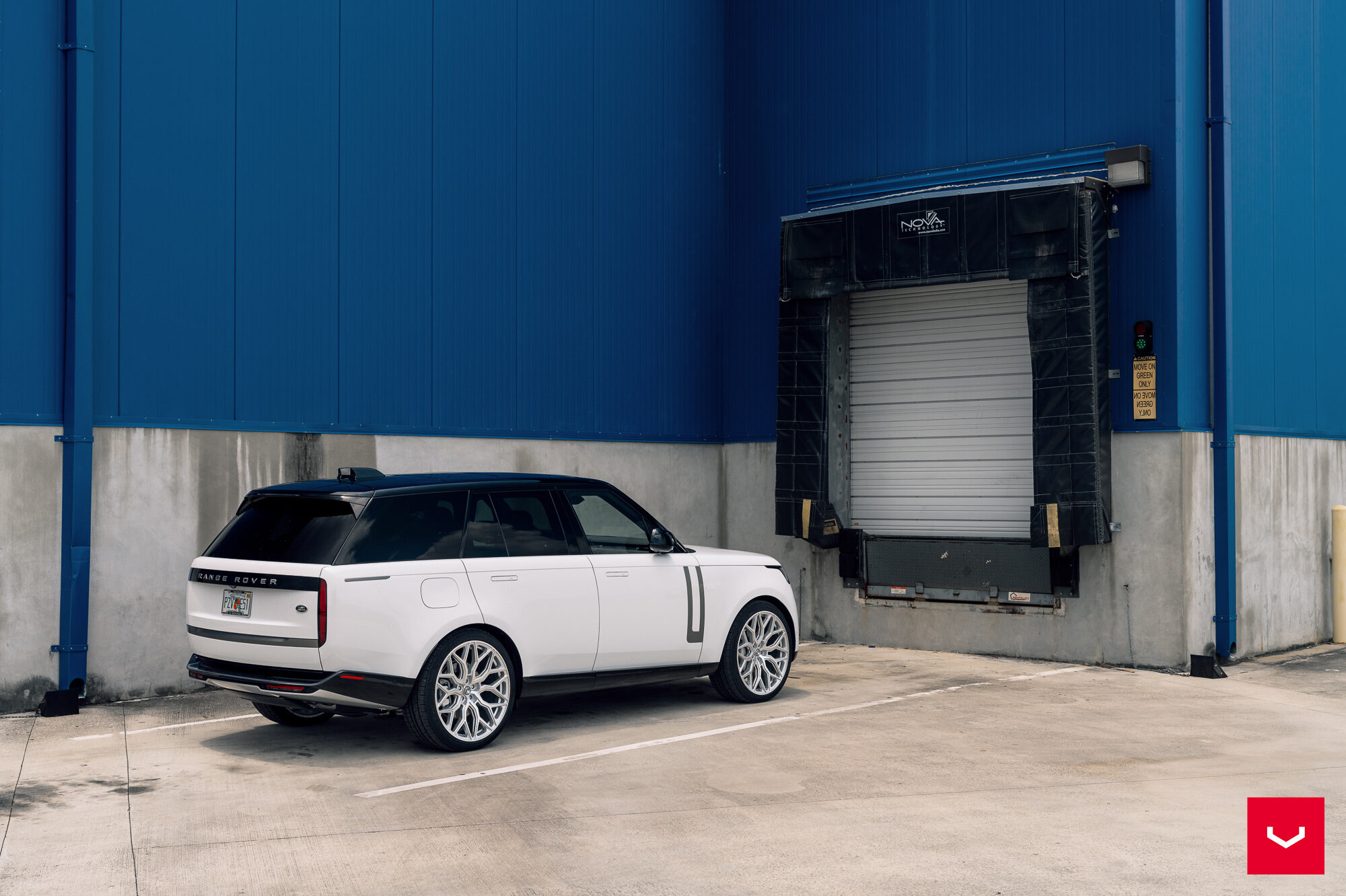 LAND ROVER RANGE ROVER - HYBRID FORGED SERIES: HF-2 - Vossen Wheels