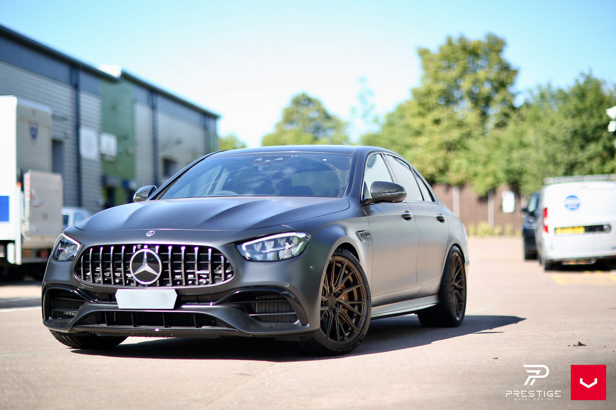 MERCEDES E63S AMG - HYBRID FORGED SERIES: HF-4T - Vossen Wheels