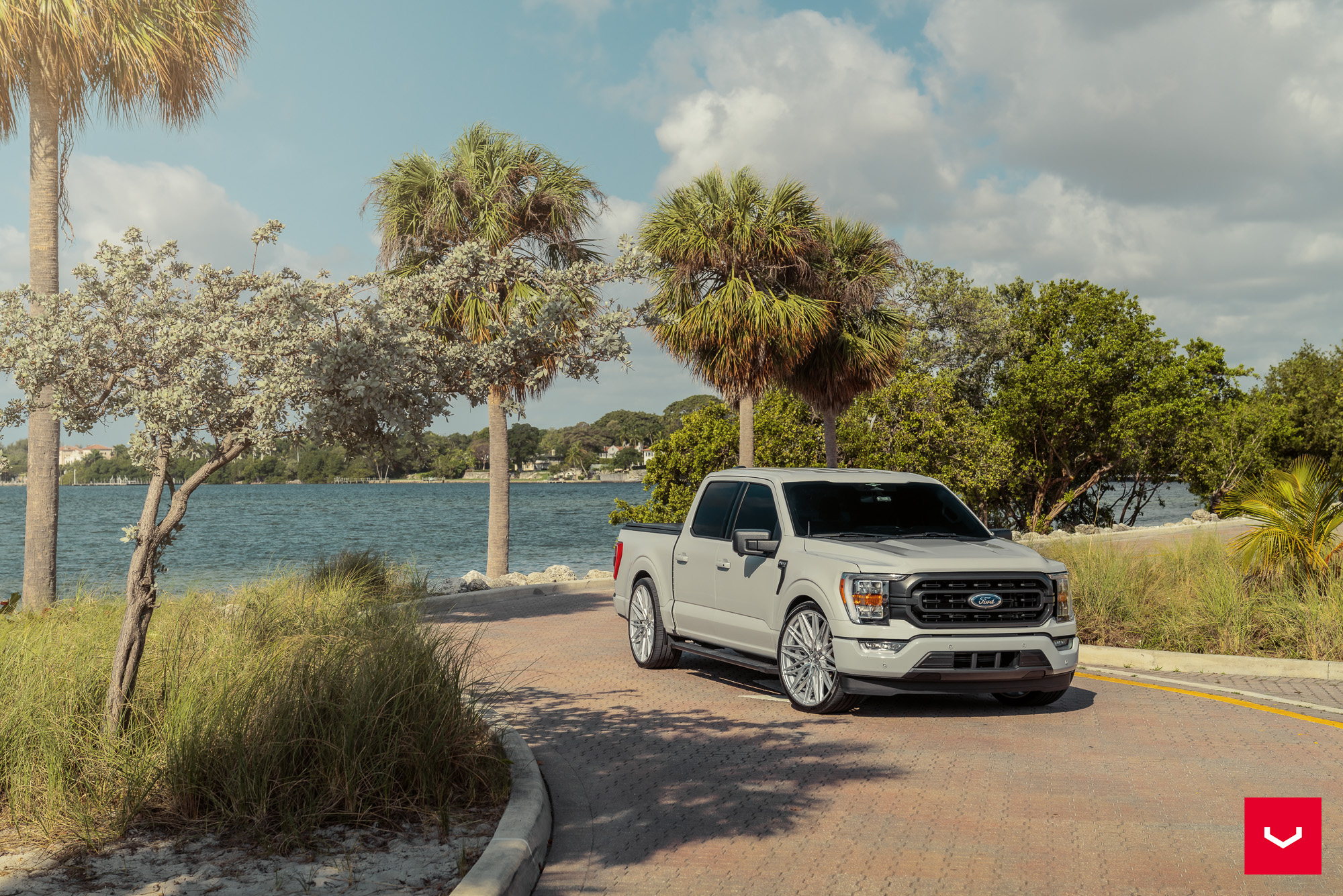 FORD F-150 - HYBRID FORGED SERIES: HF6-5 - Vossen Wheels