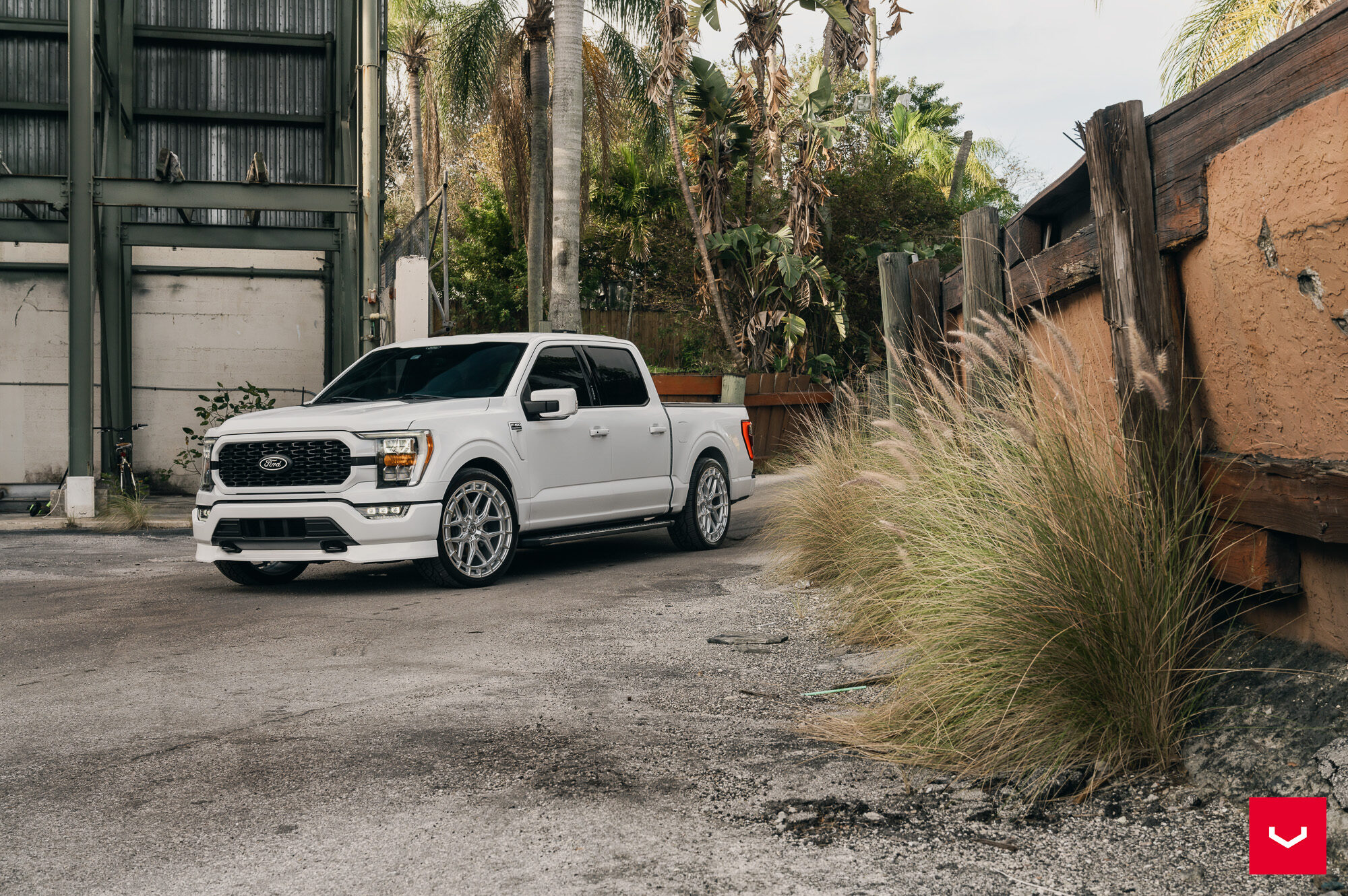 FORD F-150 - HYBRID FORGED SERIES: HFX-1 - Vossen Wheels