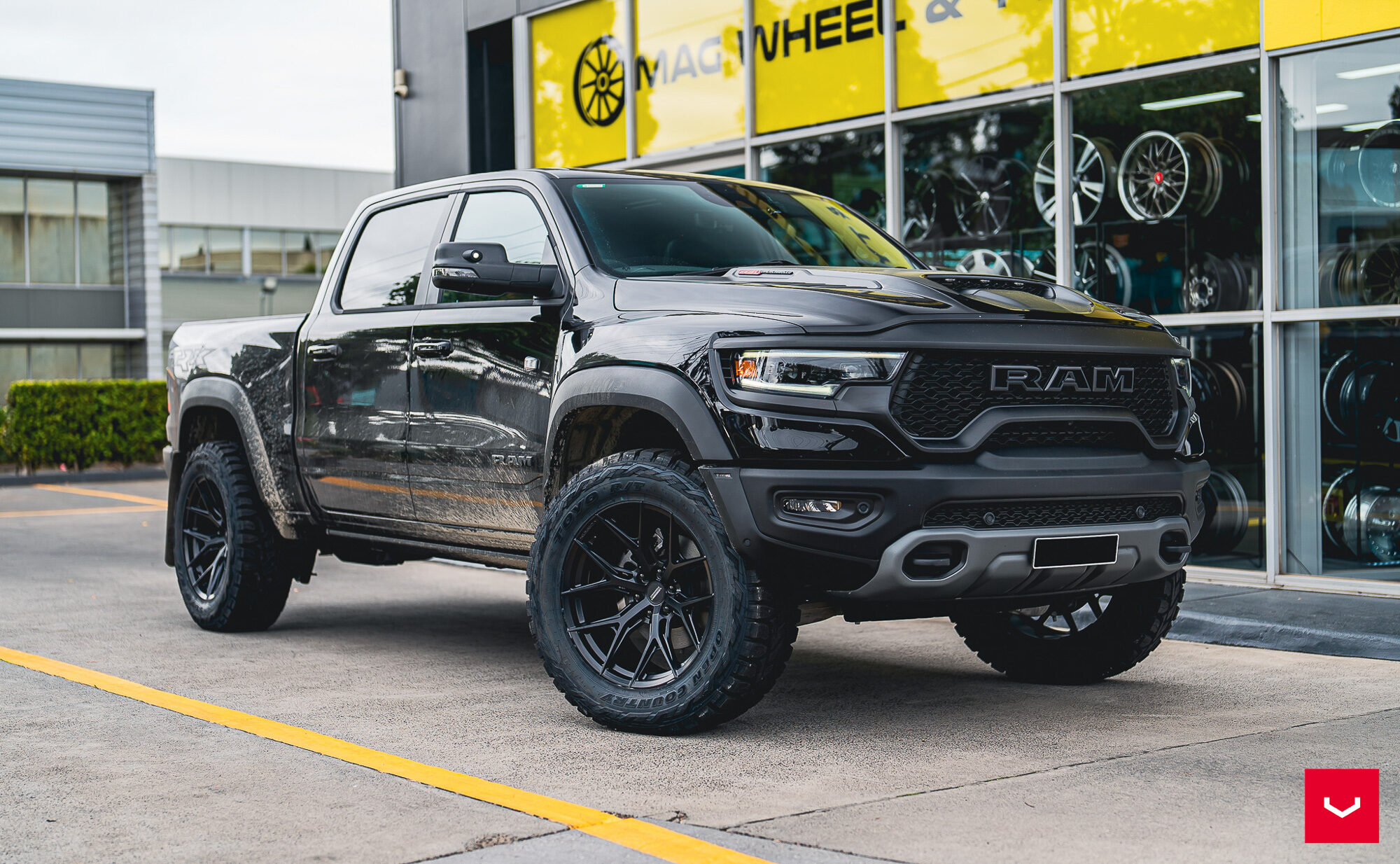 RAM TRX - HYBRID FORGED SERIES: HF6-4 - Vossen Wheels