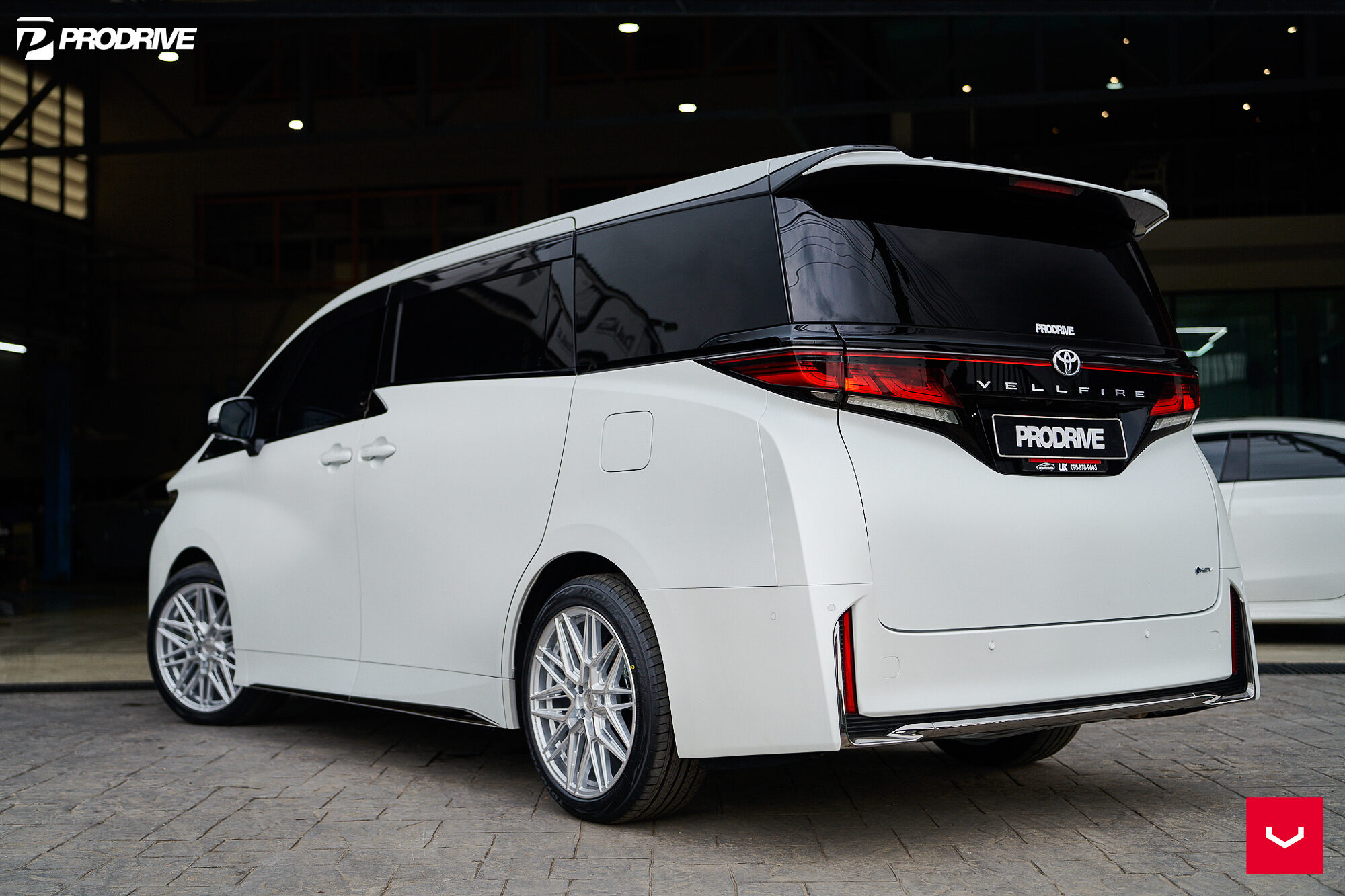 TOYOTA VELLFIRE - HYBRID FORGED SERIES: HF-7 - Vossen Wheels